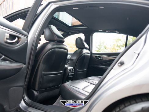 Used 2018 INFINITI Q50 Red Sport 400 w/ Sensory Package (Sport) image 21