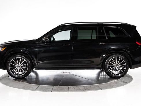 Used 2025 Mercedes-Benz GLS 450 4MATIC image 2