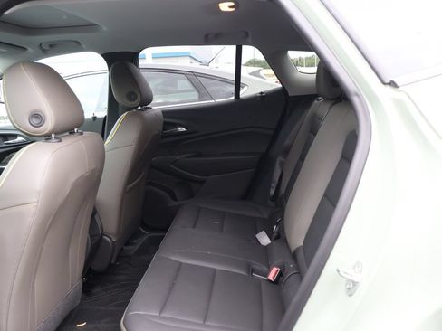 Used 2025 Chevrolet Trax ACTIV w/ Sunroof Package FWD image 33