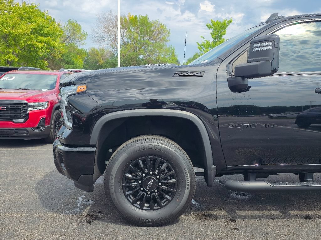 Certified 2024 Chevrolet Silverado 3500 LT w/ Midnight Edition AWD/4WD image 34