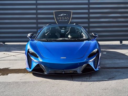 Used 2025 McLaren Artura Spider RWD image 20