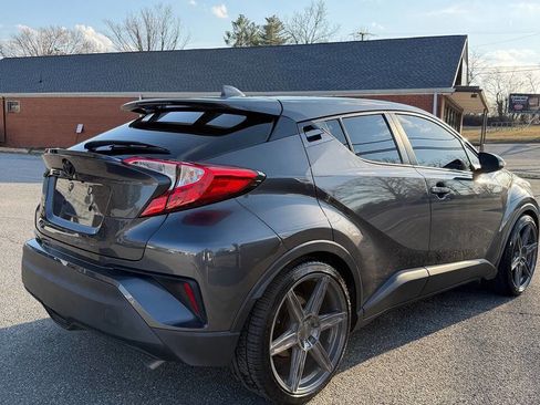 Used 2020 Toyota C-HR XLE image 7