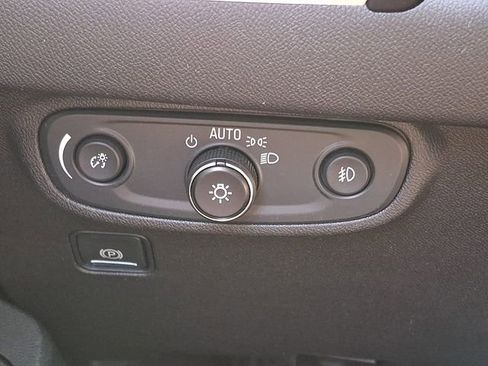 Used 2022 GMC Terrain SLT w/ Infotainment Package II image 24