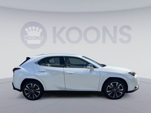 Used 2025 Lexus UX 300h AWD w/ Cold Area Package image 8
