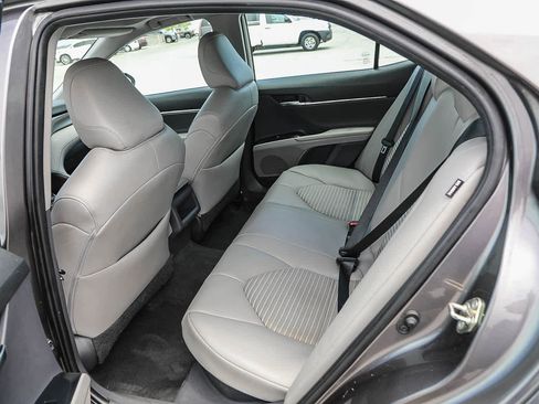 Certified 2019 Toyota Camry SE w/ Sunroof Package FWD image 18