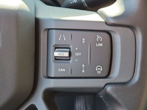 Certified 2024 Land Rover Defender 90 X-Dynamic SE AWD/4WD image 9