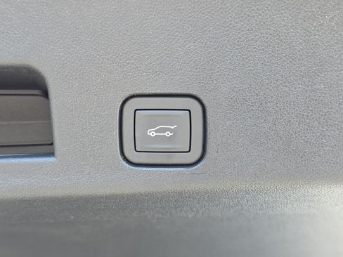 New 2027 Chevrolet Traverse LT w/ Driver Confidence Package FWD image 16