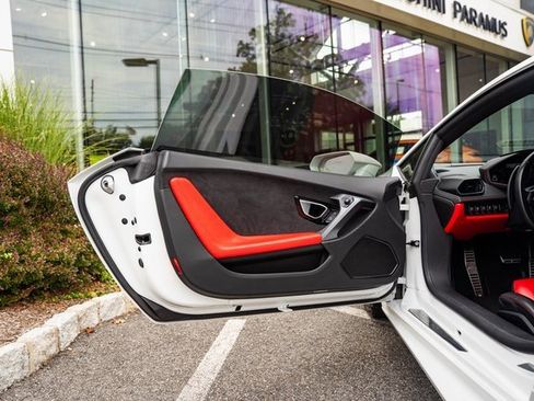 Used 2018 Lamborghini Huracan LP 580-2 image 40