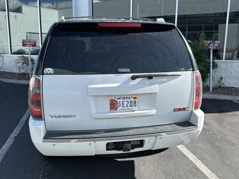 Used 2007 GMC Yukon Denali AWD/4WD image 4