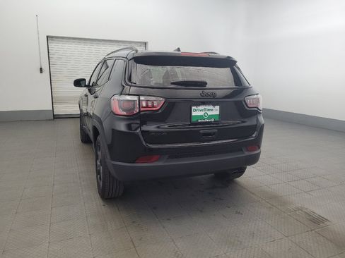 Used 2018 Jeep Compass Latitude w/ Popular Equipment Group AWD/4WD image 6
