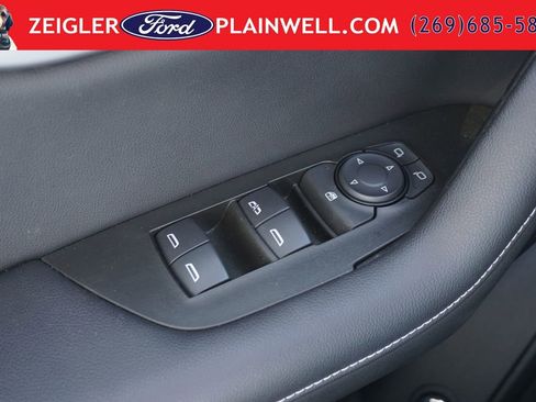 Used 2023 Chevrolet Blazer LT AWD/4WD image 31