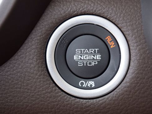 Used 2026 RAM 1500 Laramie AWD/4WD image 11
