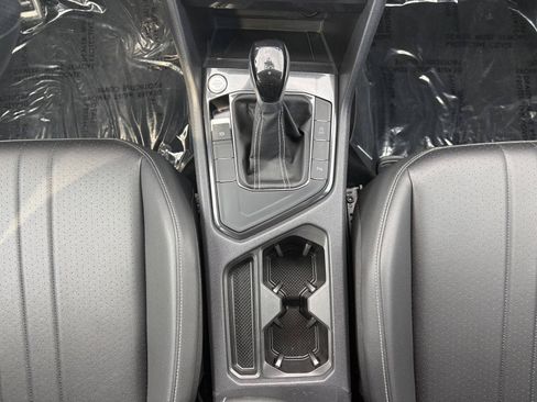 Used 2023 Volkswagen Tiguan SE R-Line FWD image 18