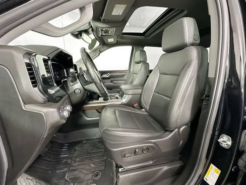 Used 2024 GMC Sierra 1500 SLT w/ SLT Premium Plus Package AWD/4WD image 4