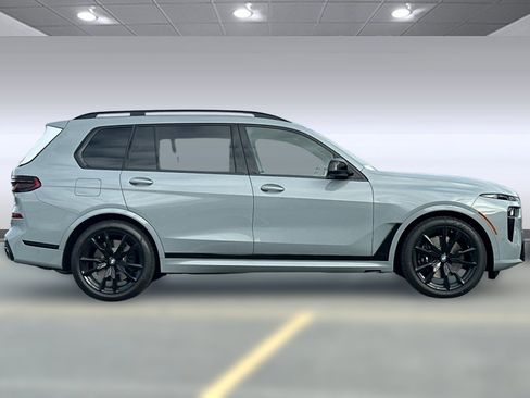 New 2026 BMW X7 M60i AWD/4WD image 8