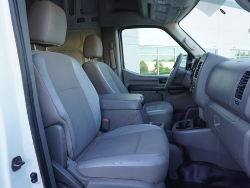 Used 2016 Nissan NV 2500 SV RWD image 11