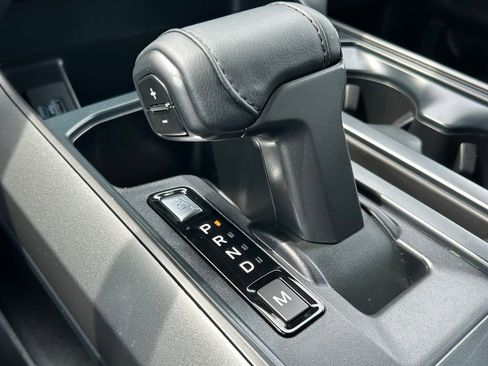 Used 2024 Ford F150 XLT w/ XLT Black Appearance Package RWD image 34