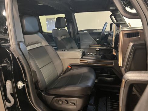 Used 2025 GMC Hummer EV 2X w/ LPO, Roof Cross Rail Package AWD/4WD image 42