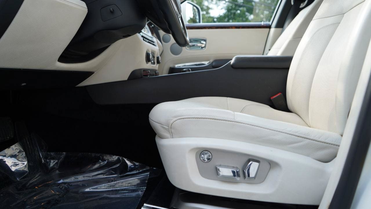 Used 2011 Rolls-Royce Ghost RWD image 41