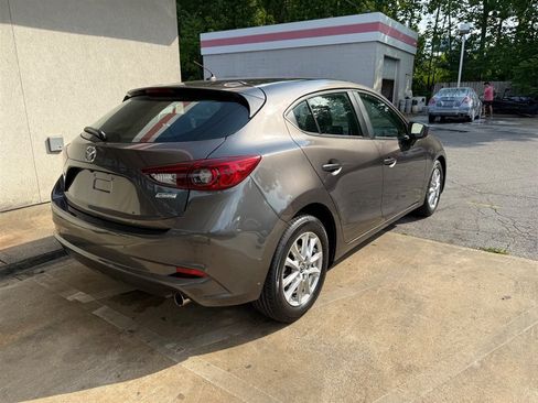 Used 2017 MAZDA MAZDA3 Sport FWD image 3