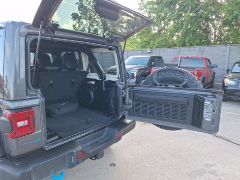 Used 2021 Jeep Wrangler Unlimited Rubicon 4xe w/ Steel Bumper Group AWD/4WD image 37