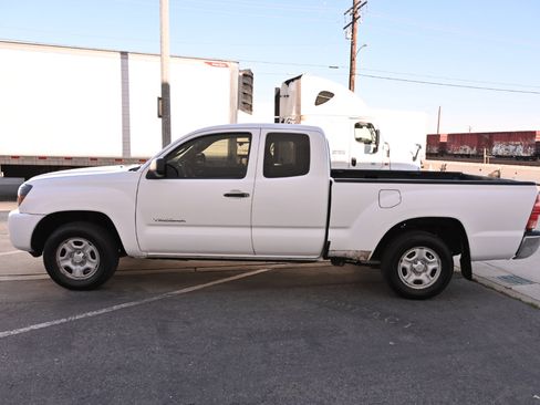 Used 2008 Toyota Tacoma SR5 2WD Access I4 image 3