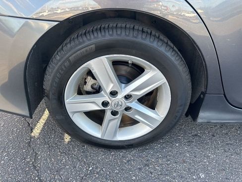 Used 2013 Toyota Camry SE image 36