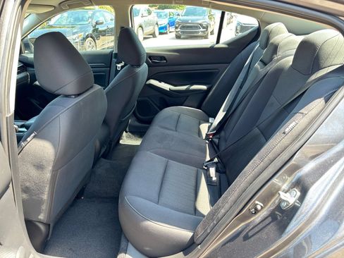 Used 2025 Nissan Altima 2.5 SV FWD image 21