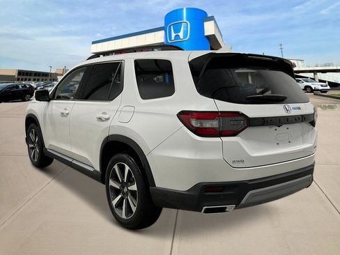 New 2025 Honda Pilot Elite image 3