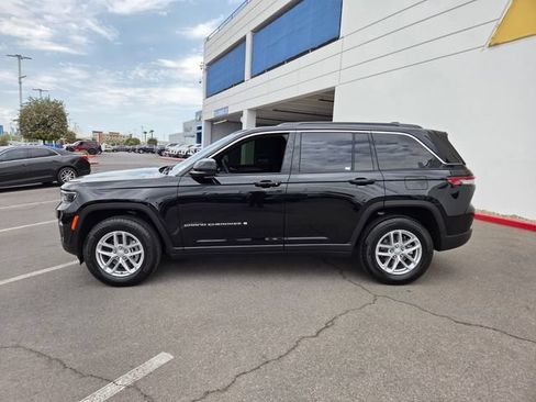 Used 2025 Jeep Grand Cherokee Laredo X w/ Luxury Tech Group I AWD/4WD image 3