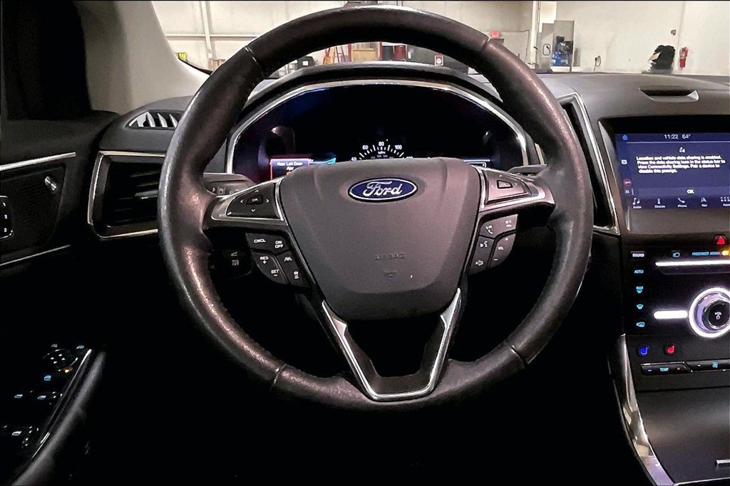 Certified 2019 Ford Edge Titanium w/ Equipment Group 301A AWD/4WD image 5