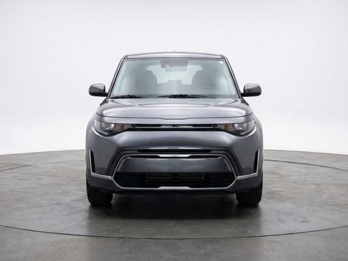 Used 2025 Kia Soul LX w/ LX Technology Package image 2