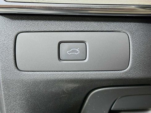 New 2026 Volvo XC90 B6 Plus w/ Protection Package image 10