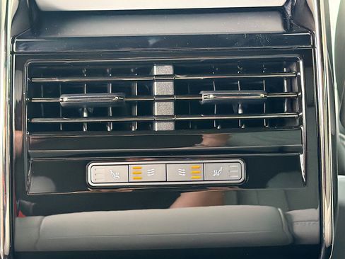 New 2026 Land Rover Range Rover Sport SE AWD/4WD image 21