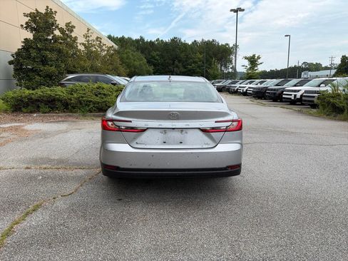 Used 2025 Toyota Camry LE FWD image 5