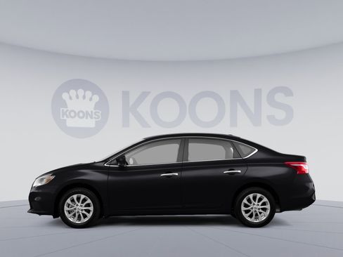 Used 2018 Nissan Sentra SV FWD image 2