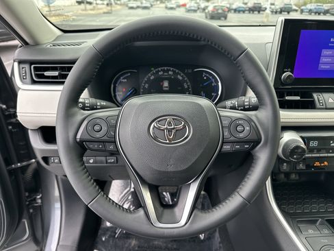 Certified 2023 Toyota RAV4 XLE Premium AWD/4WD image 18