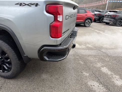 Used 2025 Chevrolet Silverado 2500 Custom w/ Custom Value Package image 7