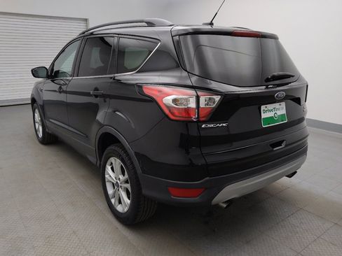 Used 2018 Ford Escape SE FWD image 3