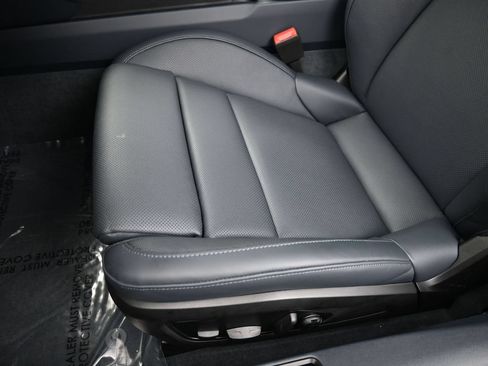 Certified 2025 Porsche 911 Carrera RWD image 22