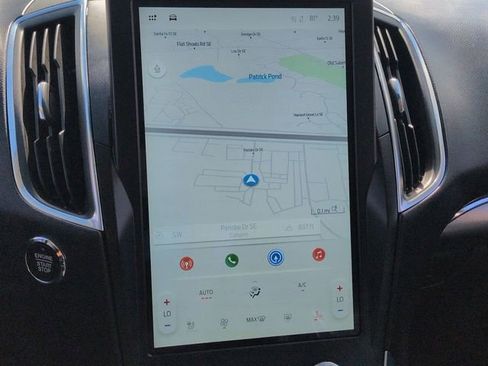 Used 2024 Ford Edge Titanium image 27