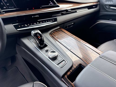 Certified 2024 Cadillac Escalade ESV Premium Luxury image 27