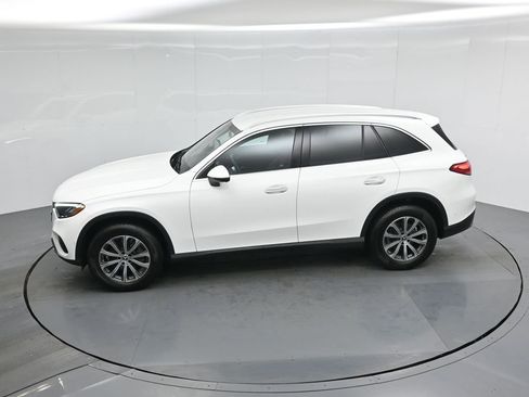 Used 2024 Mercedes-Benz GLC 300 image 43