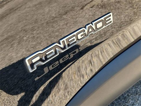 Used 2021 Jeep Renegade Sport image 29
