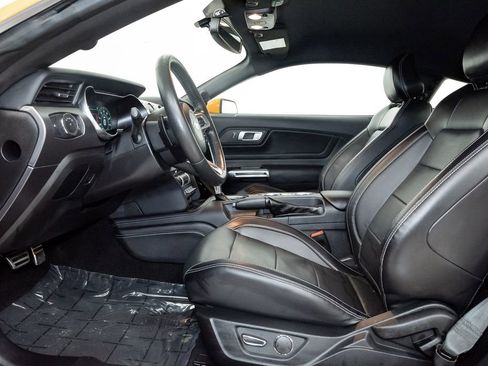 Used 2019 Ford Mustang GT Premium w/ Equipment Group 401A RWD image 12