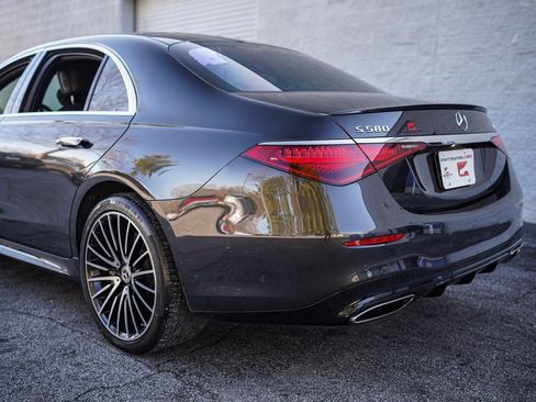 Used 2022 Mercedes-Benz S 580 S 580 w/ AMG Line Package image 13