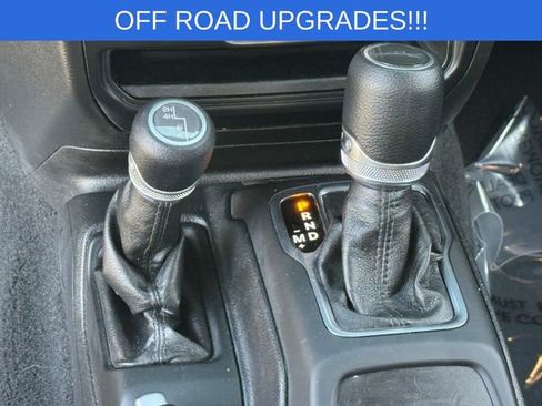 Used 2021 Jeep Gladiator Sport image 18