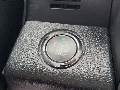 Used 2017 Ford F150 Lariat image 29