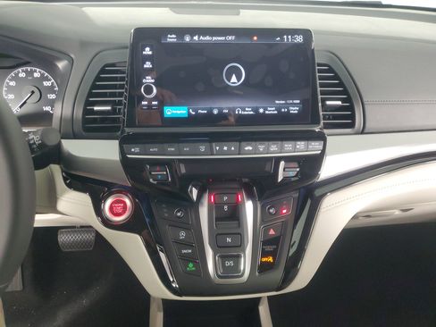 New 2026 Honda Odyssey Touring image 17
