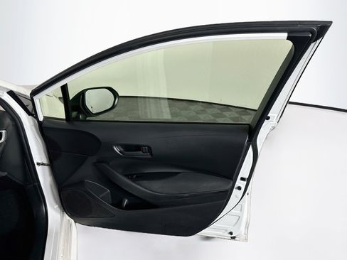 Used 2022 Toyota Corolla LE FWD image 30
